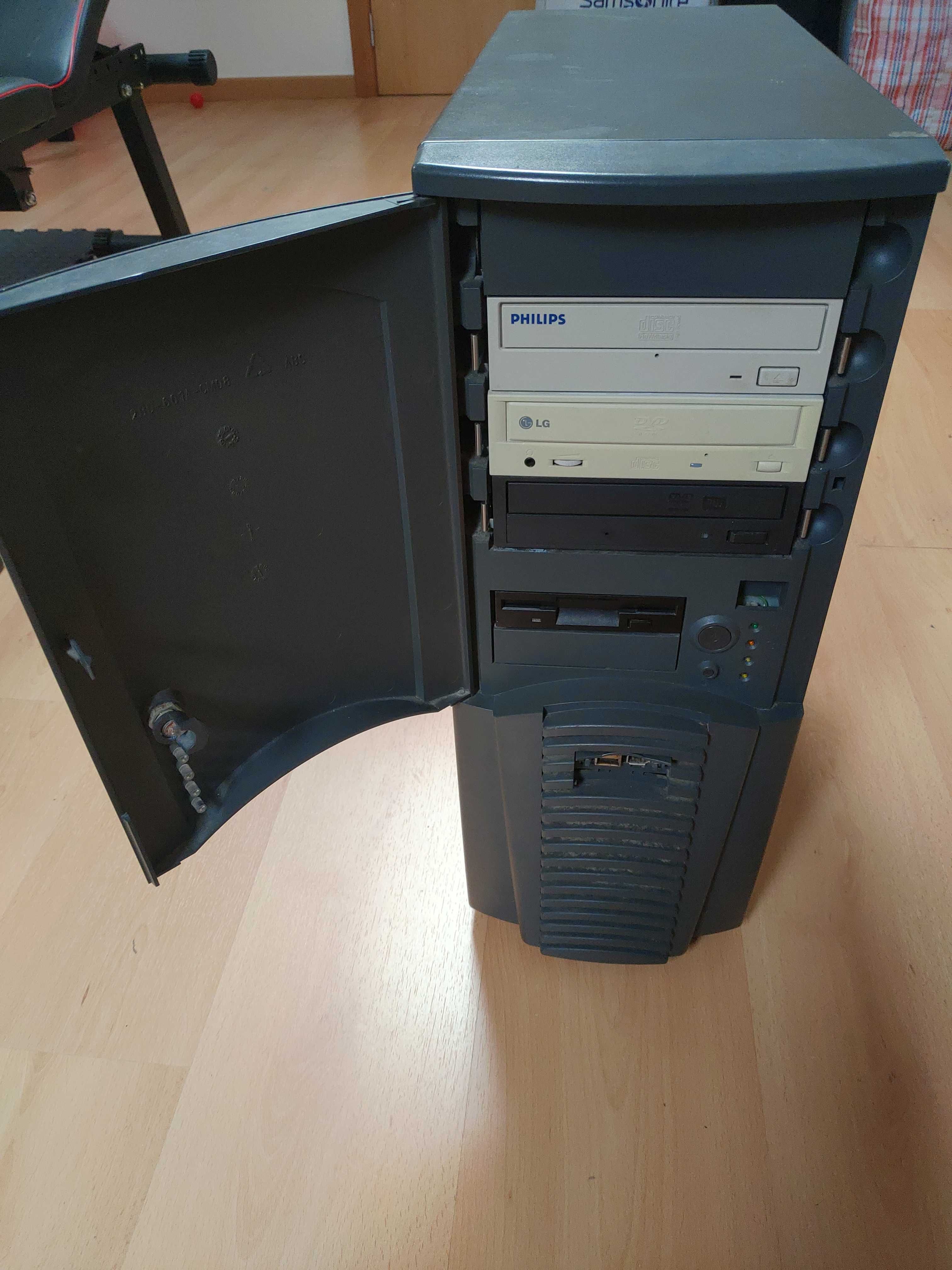 Caixa PC Chieftec/Antec Dragon para recuperar com alguns componentes