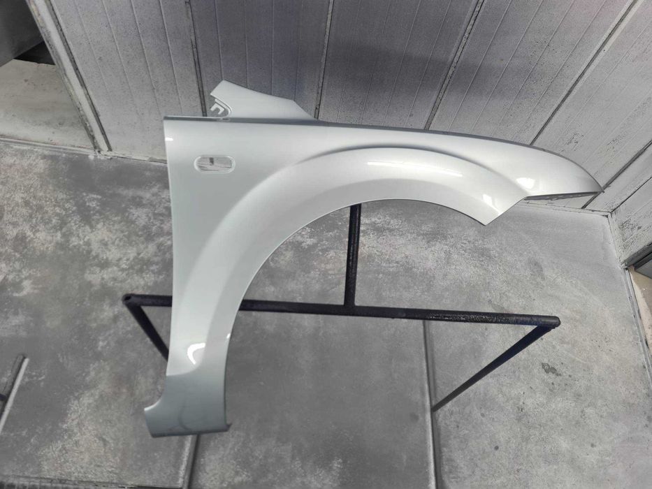 BłotnikFORD FOCUS MK II 2 04-08r kolor 03 NOWY JAKOŚĆ