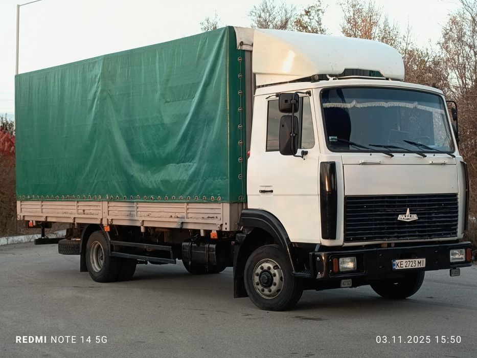 Вантажівка МАЗ в гарному стані, без гнилі та корозії