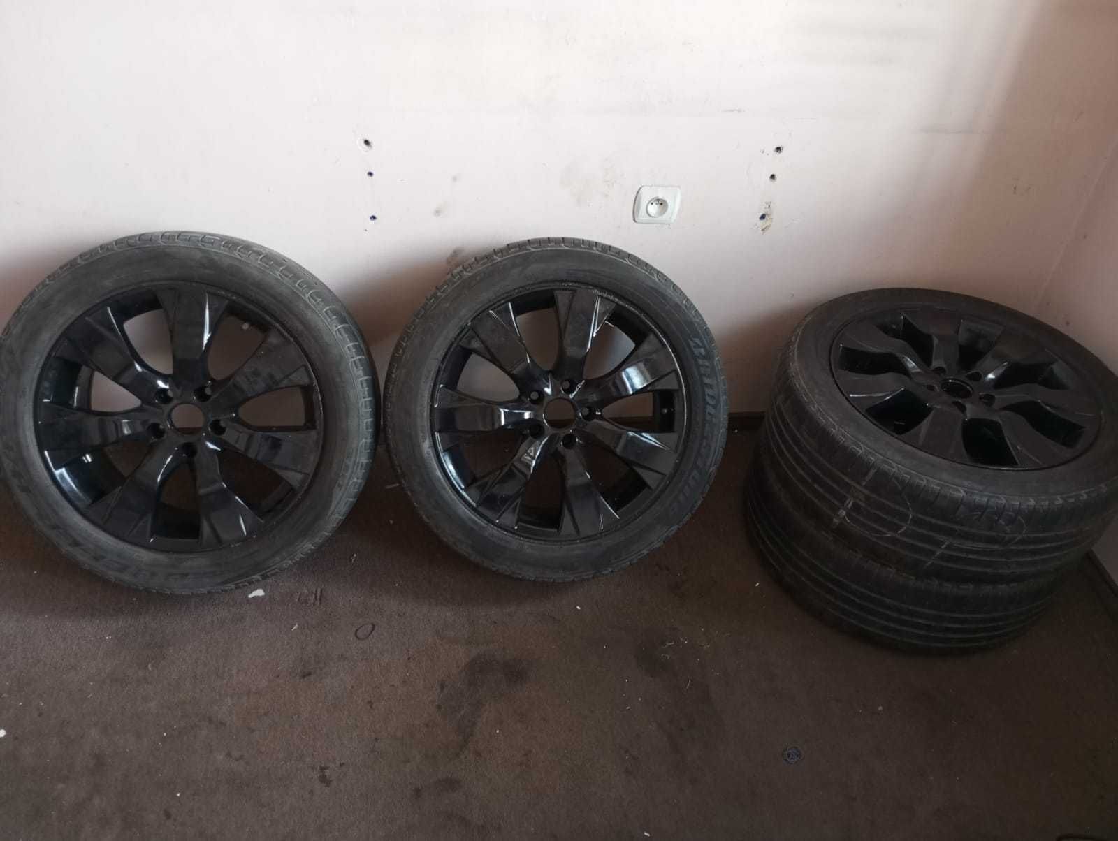 Sprzedam felgi z oponami 225/50r17 (rozstaw śrub 5 * 114,3)