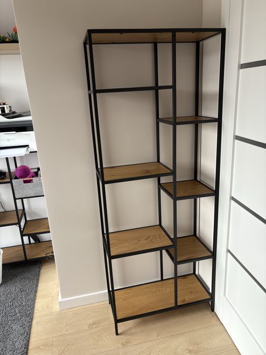 Regał TRAPPEDAL w bardzo dobrym stanie