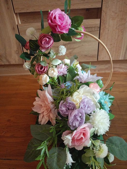 Kompozycja nagrobna na plasterku drewna