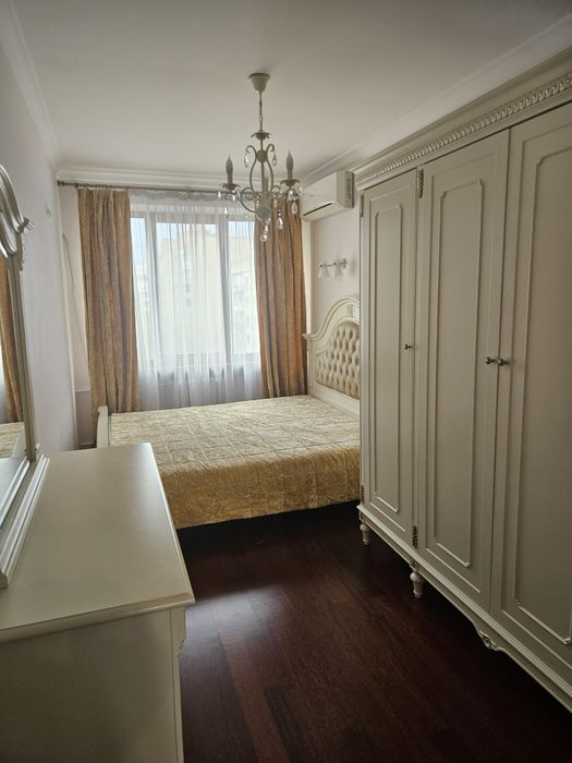 Центр Оренда 2к квартири метро Печерська бульвар Лесі Українки 24