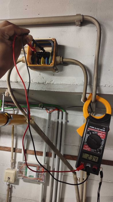 Eletricista geral  de construção e industrial