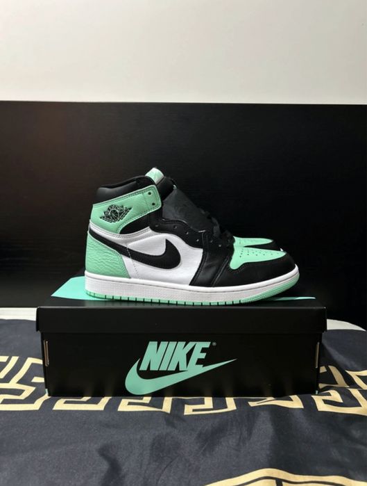 Air Jordan 1 High Green Glow