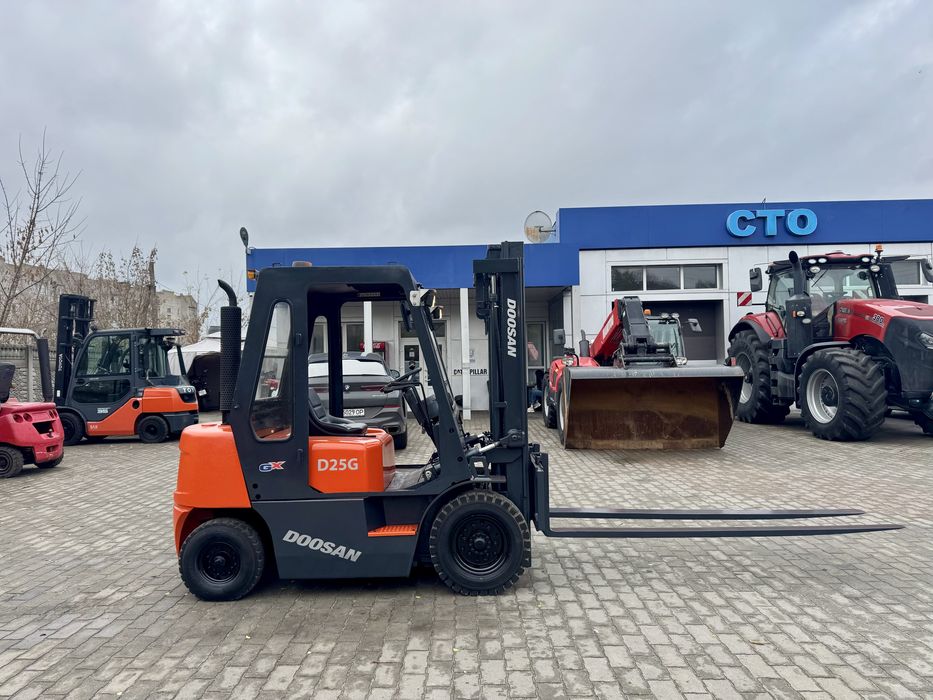 Навантажувач Doosan D25G Дизель погрузчик