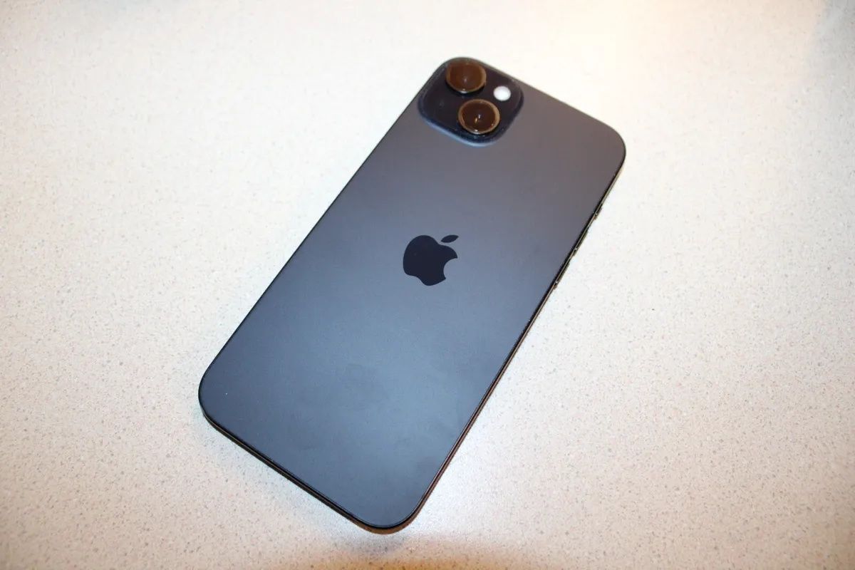 Apple iPhone 15 Plus - 256GB - Black