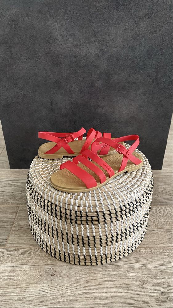 Crocs sandały Tulum Sandal Strappy W7 37/38