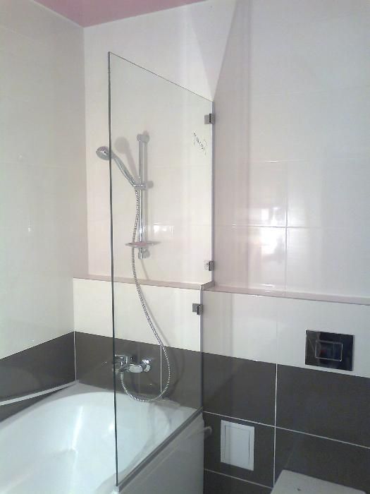 Стеклянные перегородки и ширмы для душа, дверцы-шторки для ванной