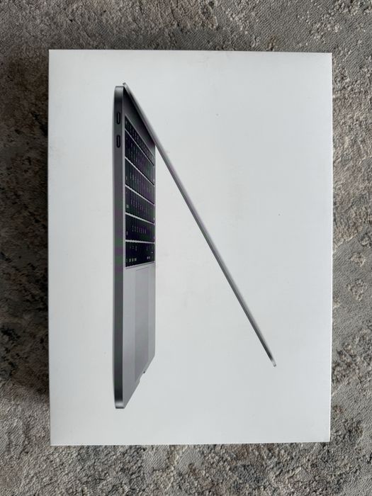 Pudełko MacBook Pro 13 + naklejki