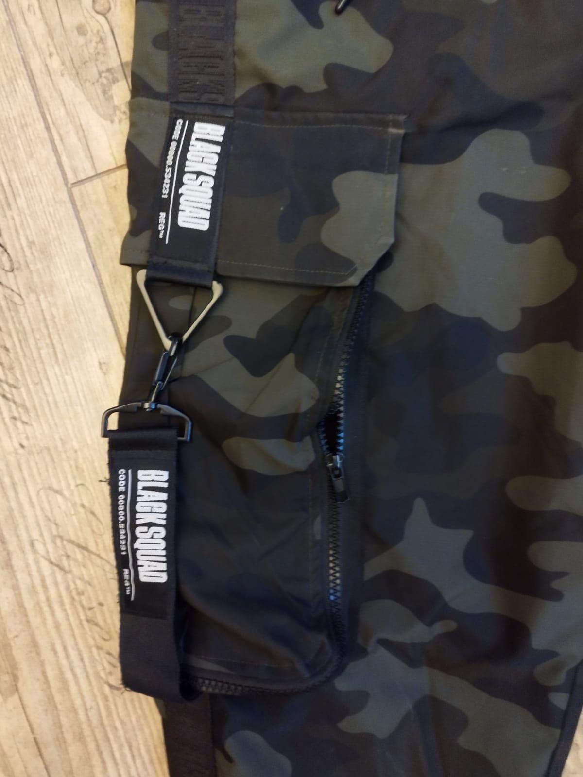 Cargo cropp Black squad M camo