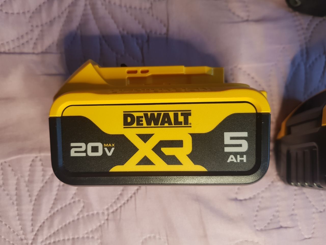 Аккумулятор DEWALT 20V 2А, 5А 20V