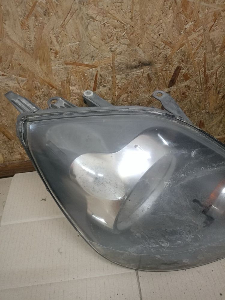 Передні фари Ford Fiesta MK6 Форд Фієста МК6 рестайлінг 2006-2008