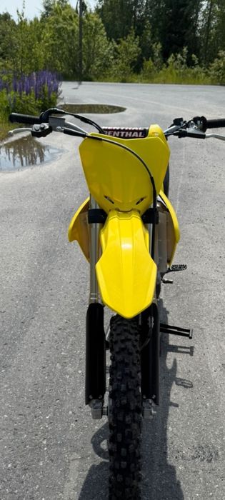 Suzuki RMZ 250 .