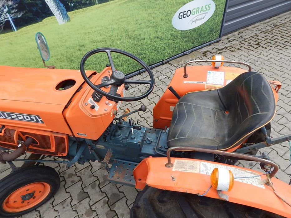 Mały ciągnik Kubota L2201 22KM 3 CYLINDRY traktor japoński Ursus T25
