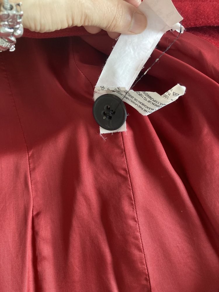 Sobretudo vermelho da Zara ( portes incluídos)