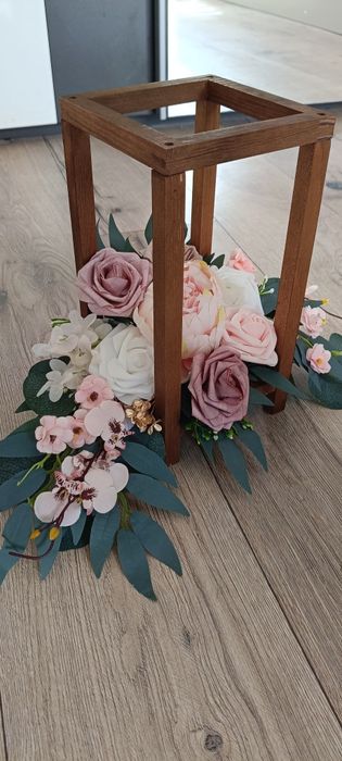 Stroik kompozycja na cmentarz bukiet lampion latarnia sztuczne kwiaty