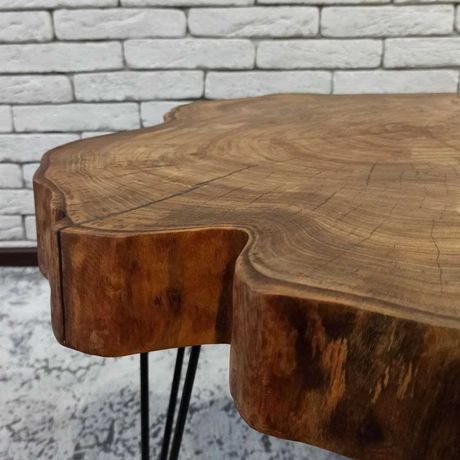 Кофейный стол из дерева