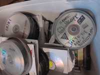Płyty DVD około stu sztuk ,a  na nich filmy,bajki dla dzieci i muzyka