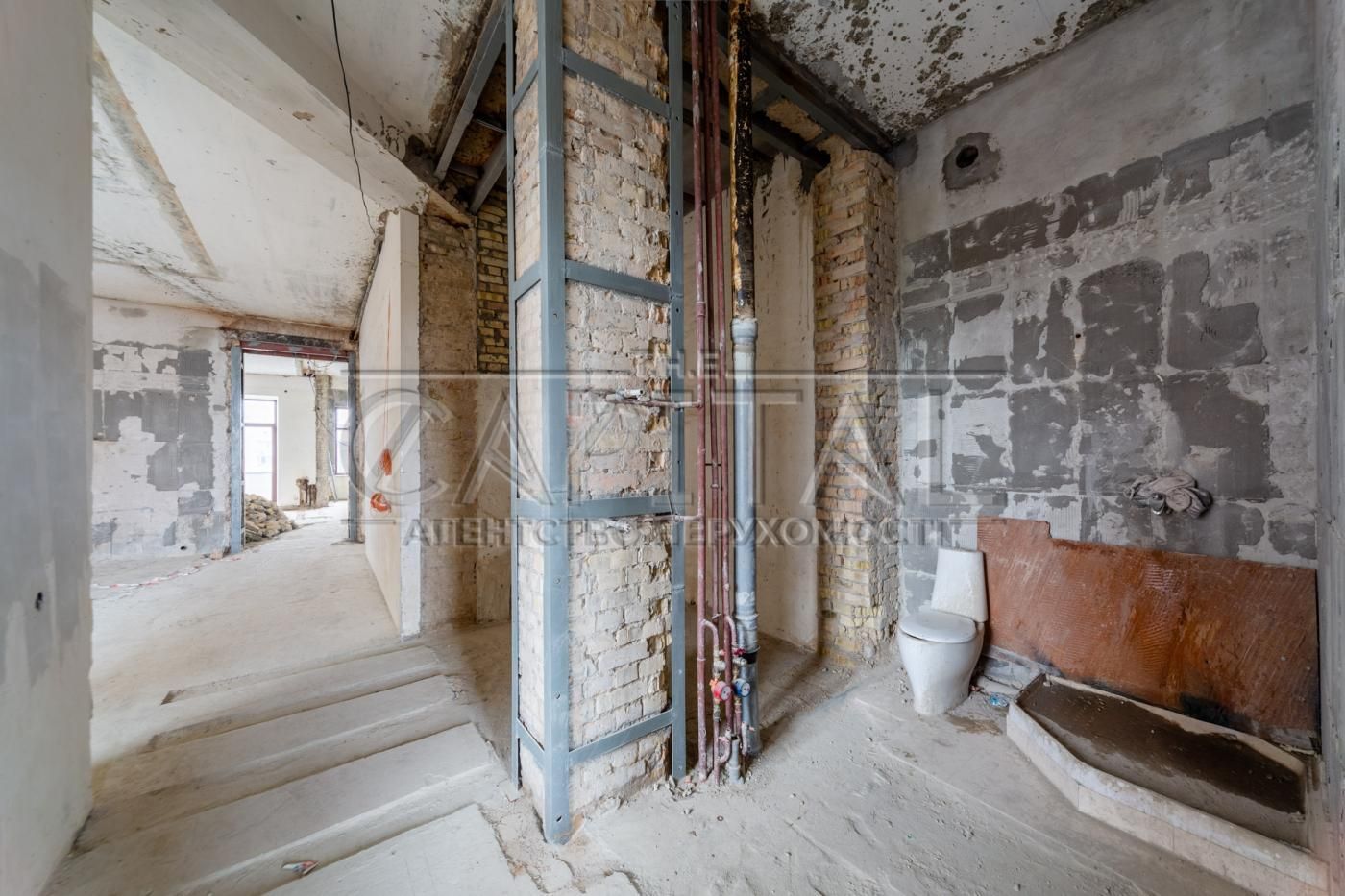 Продаж квартири, вул. Гончара Олеся, Центр, Київ