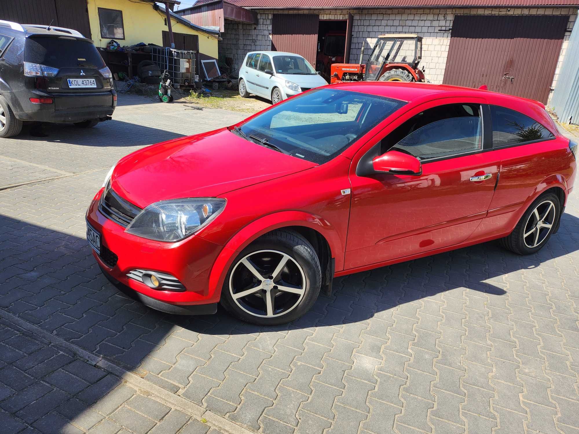 Astra H GTC 2007r navi klimatronik zadbana