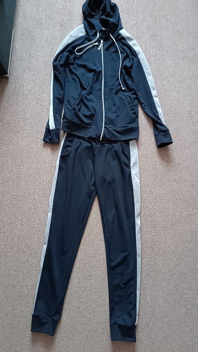 Продам спортивний костюм жіночий