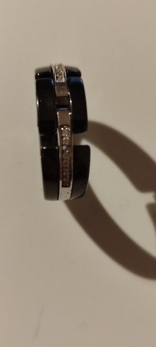 Aliança com brilhantes