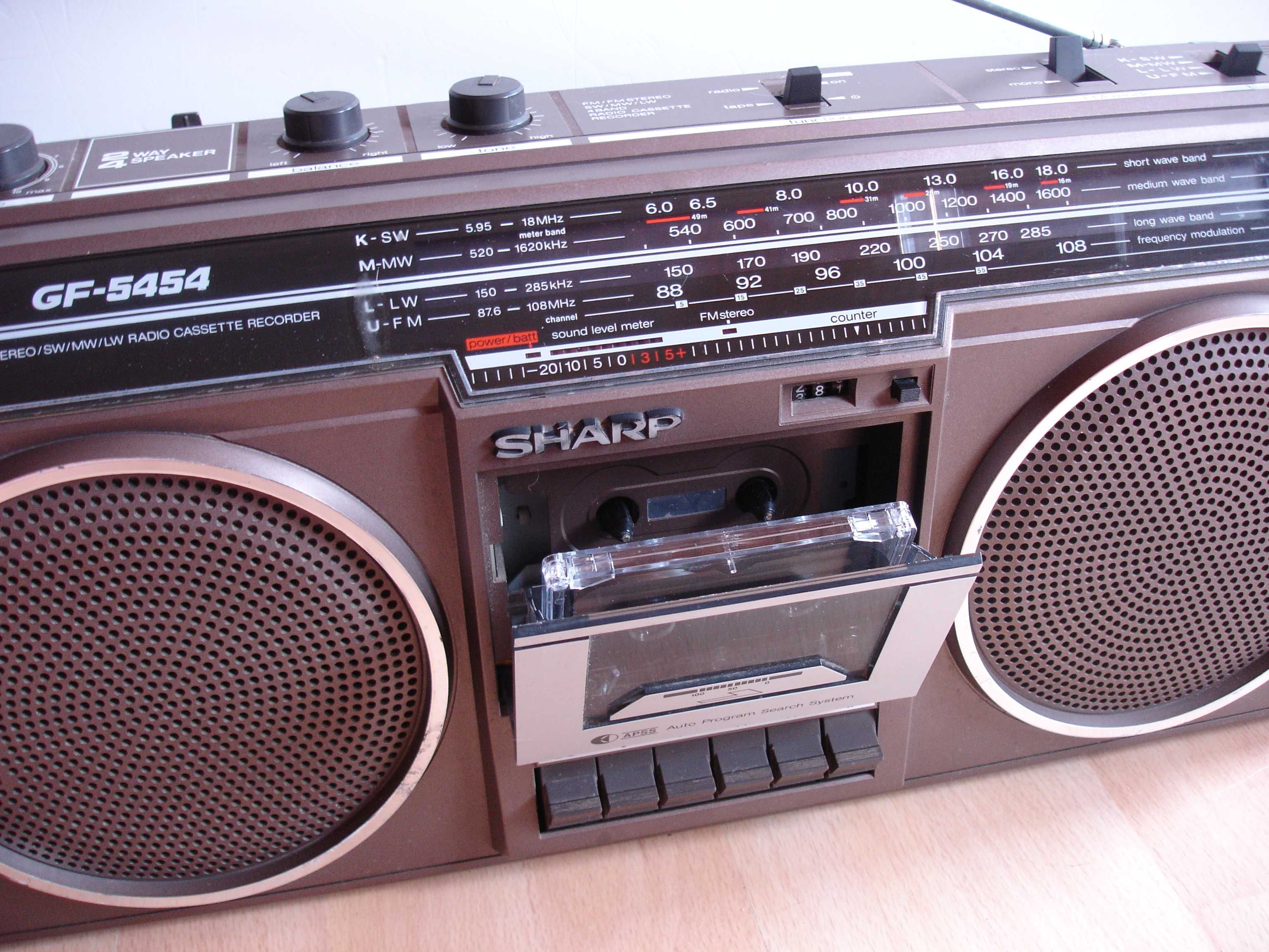 Radiomagnetofon SHARP GF-5454