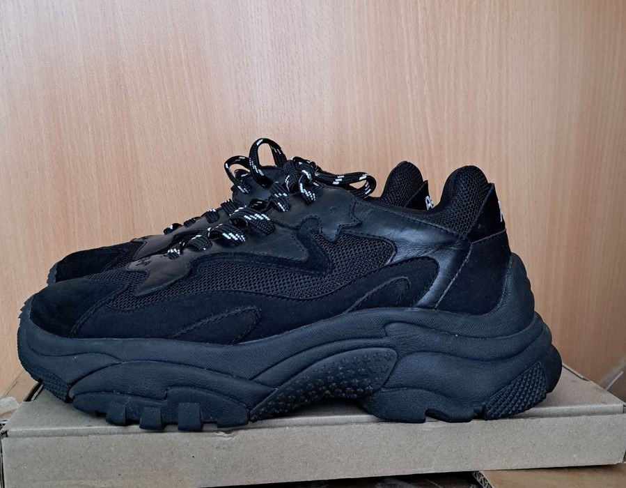 Кросівки жіночі р39 ASH