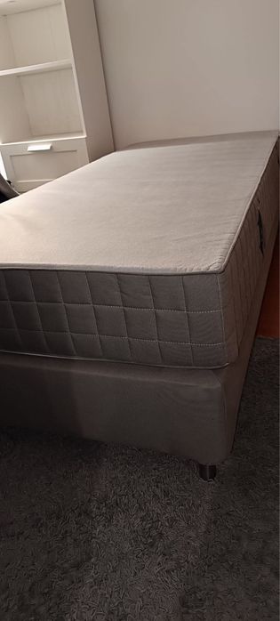 Cama/Sommier IKEA com colchão Hovag IKEA solteiro