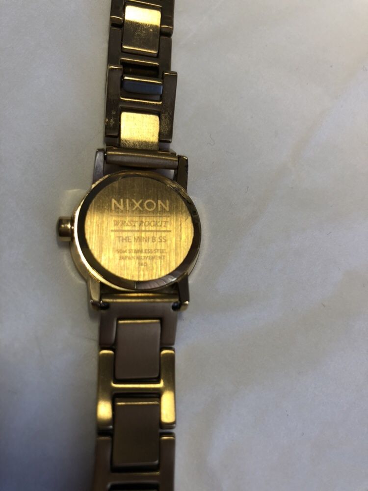 Relógio Nixon dourado original