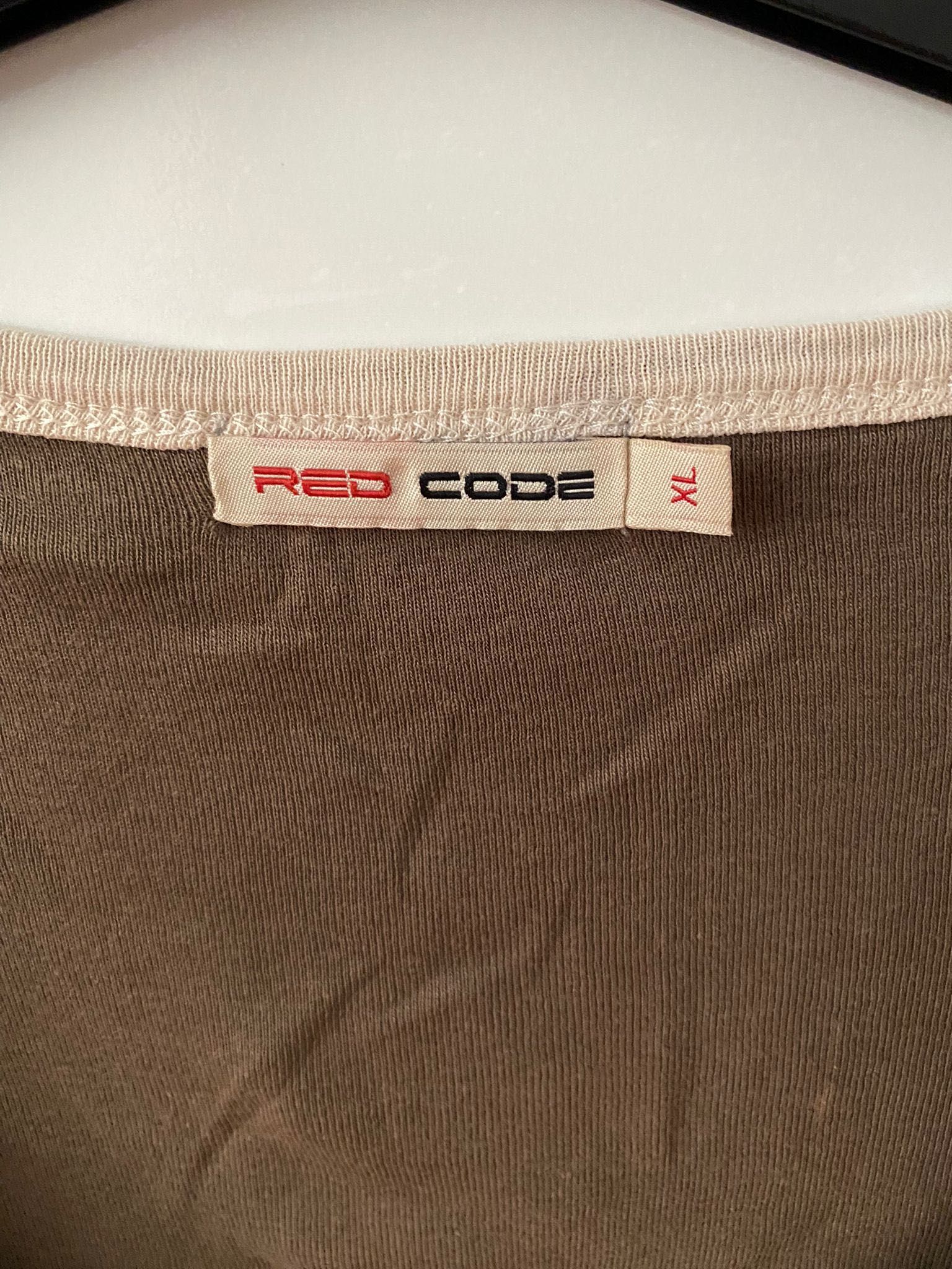 Tshirt castanha da Red Code