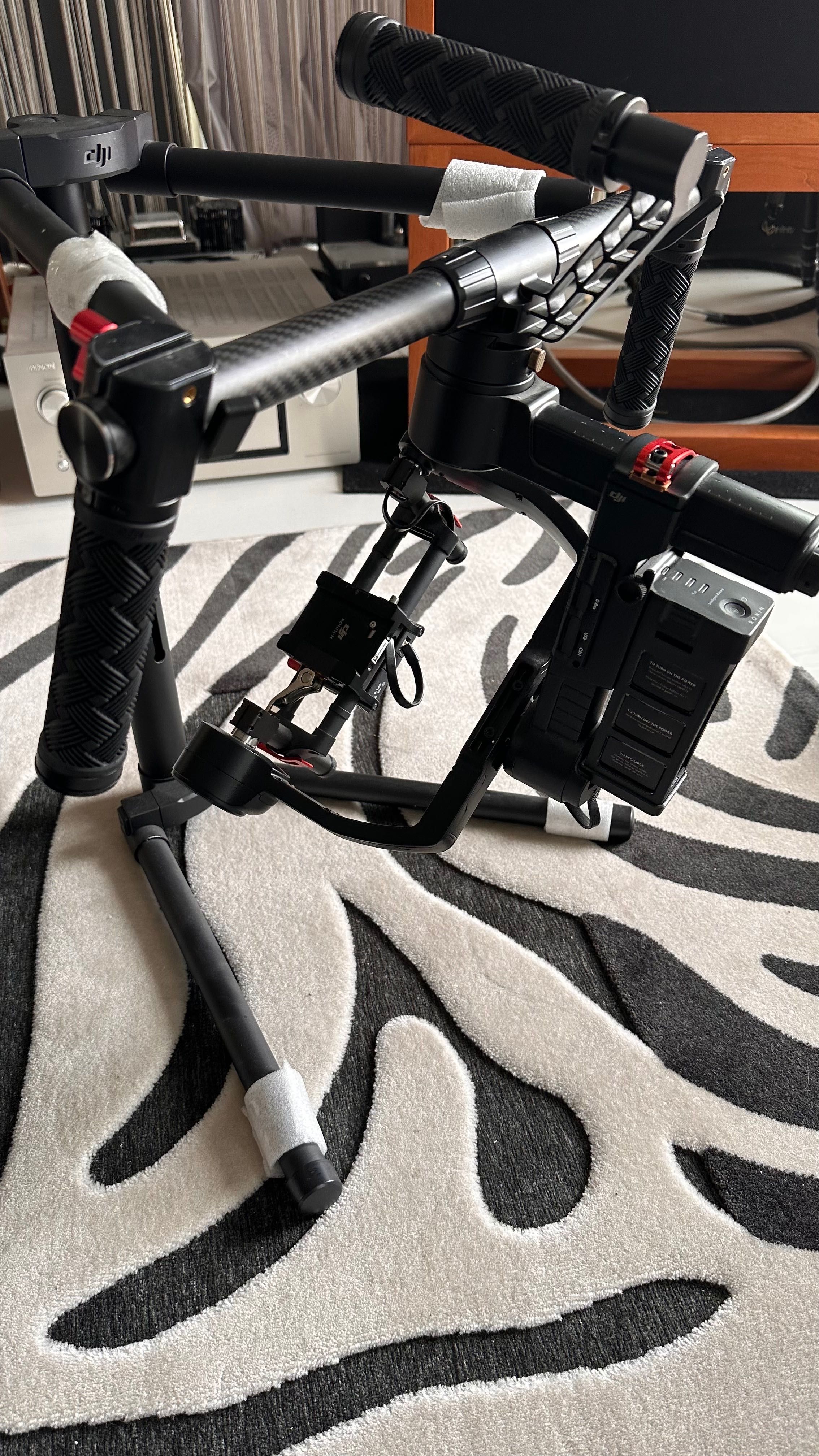 Stabilizator Gimbal DJI Ronin M jak nowy z oryginalną walizką