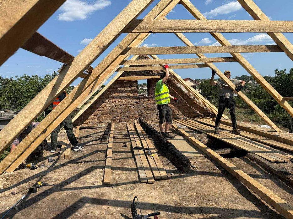 Професійний монтаж покрівлі. Ремонт дахів Покрівля під ключ.