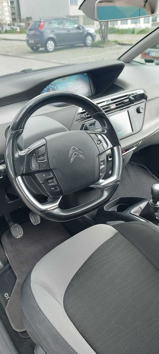 Gran Picasso 2015. Carro de família, super conservado e econômico.