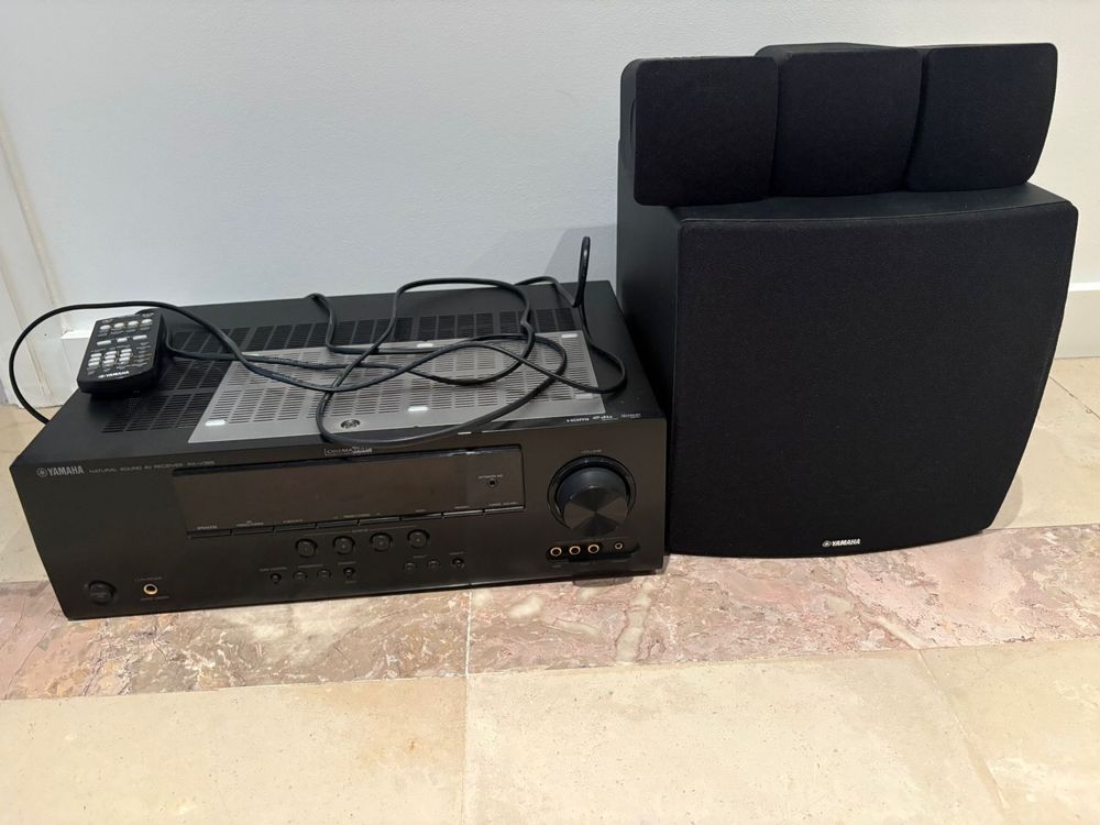 Sistema Home Cinema - Amplificador de som, subwoofer e colunas YAMAHA