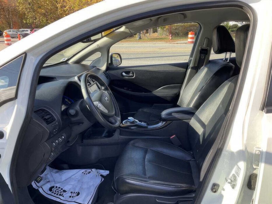 Nissan LEAF SL      2014