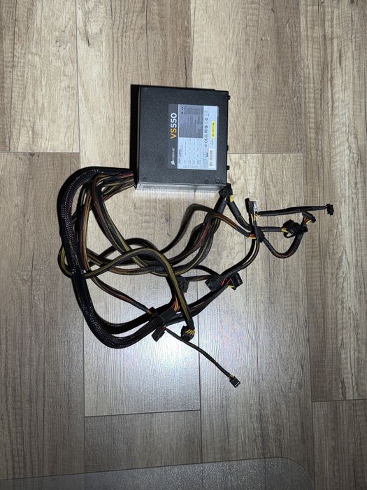 Zasilacz komputerowy Corsair VS550