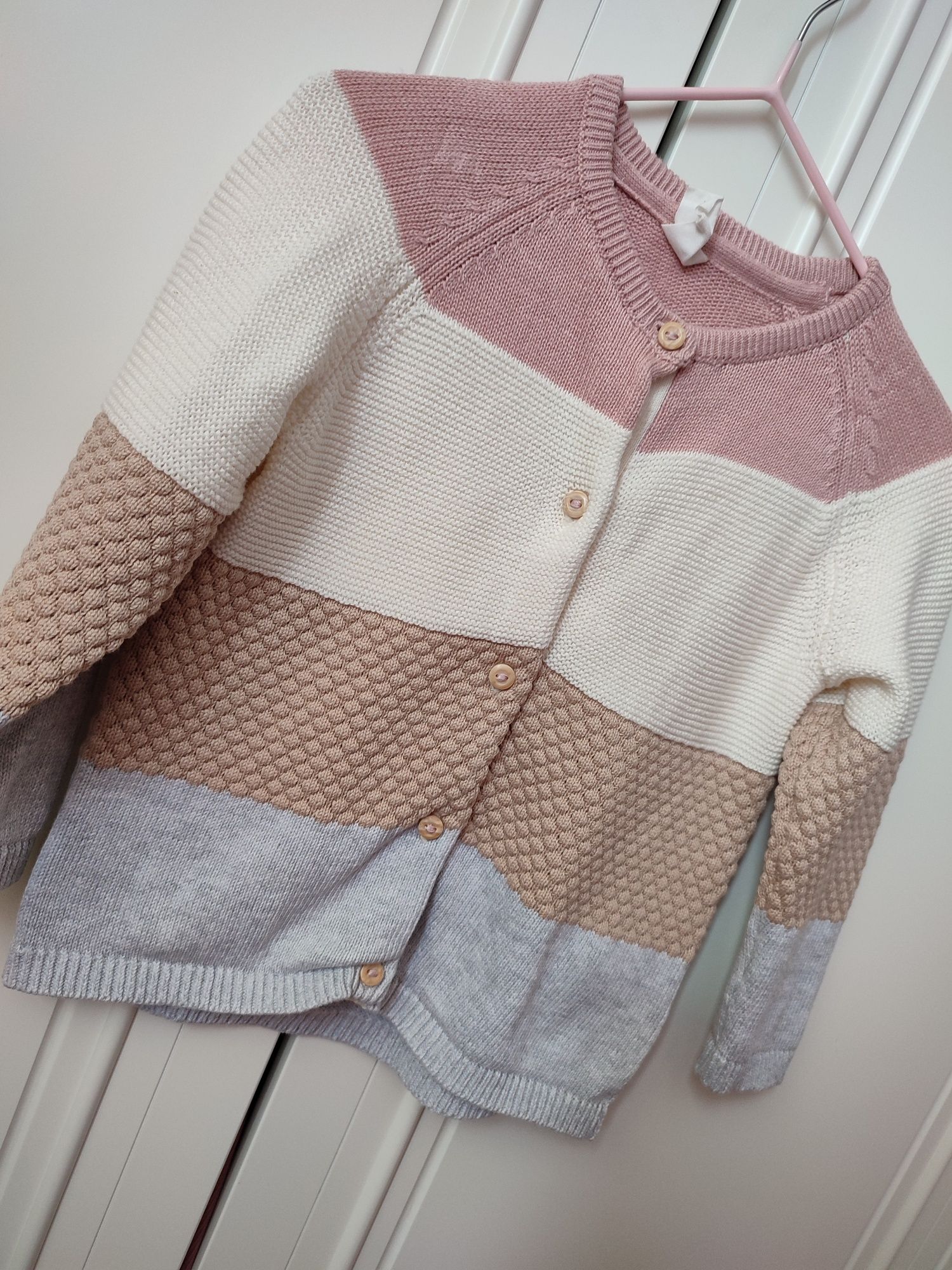Sweter hm 86 dzianina splot na guziczki w pasy paski kremowy różowy