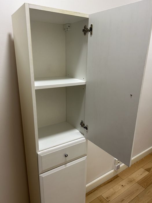 Półka łazienkiwa stojąca