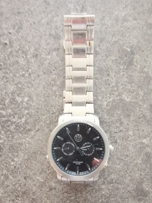 Relógio com a insígnia BMW