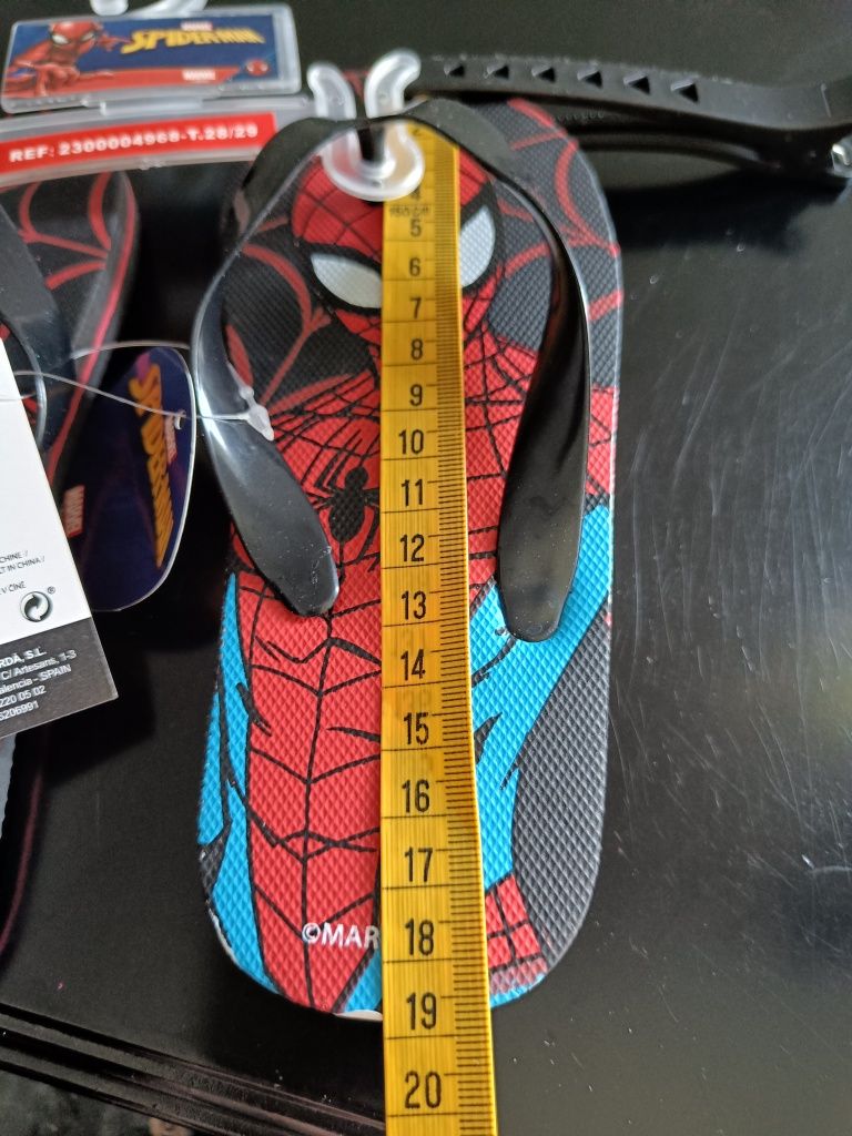 Nowe gumowe japonki Spiderman 28/29, klapki basenowe
Długość ok 18 cm