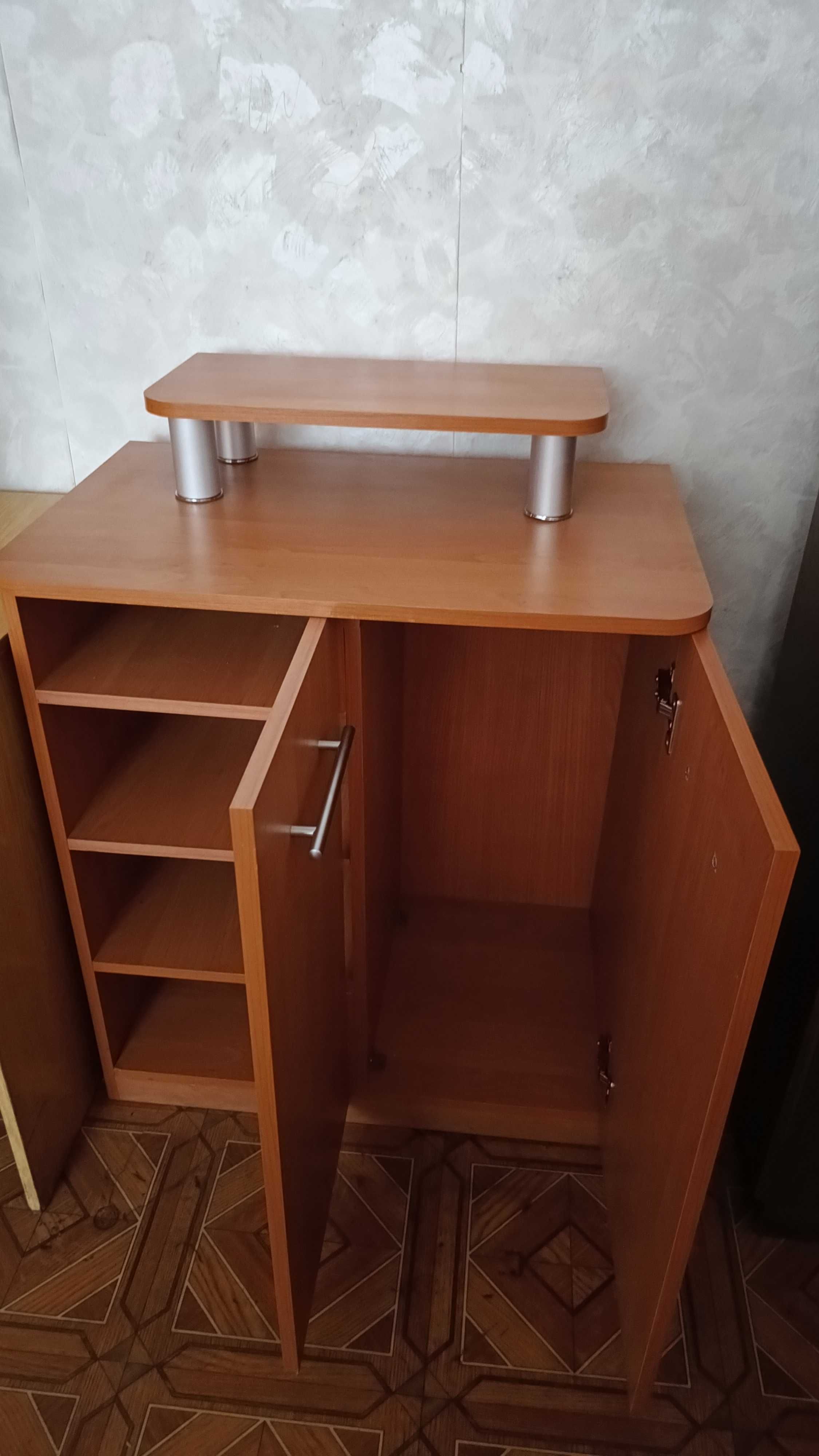 Стол-тумба с двумя отделениями