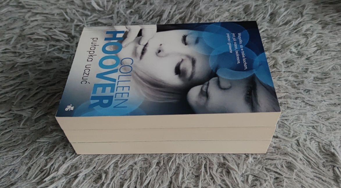 "Pułapka uczuć" / Slammed  seria książek Colleen Hoover