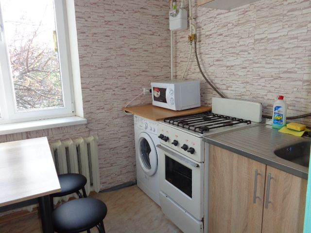 Подобово. Центр. 2 Кімнатна кв. Бойлер. Wi-Fi, Звiтнi документи.