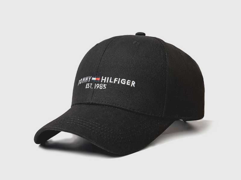 Tommy Hilfiger EST. 1985 (Томми Хилфигер)