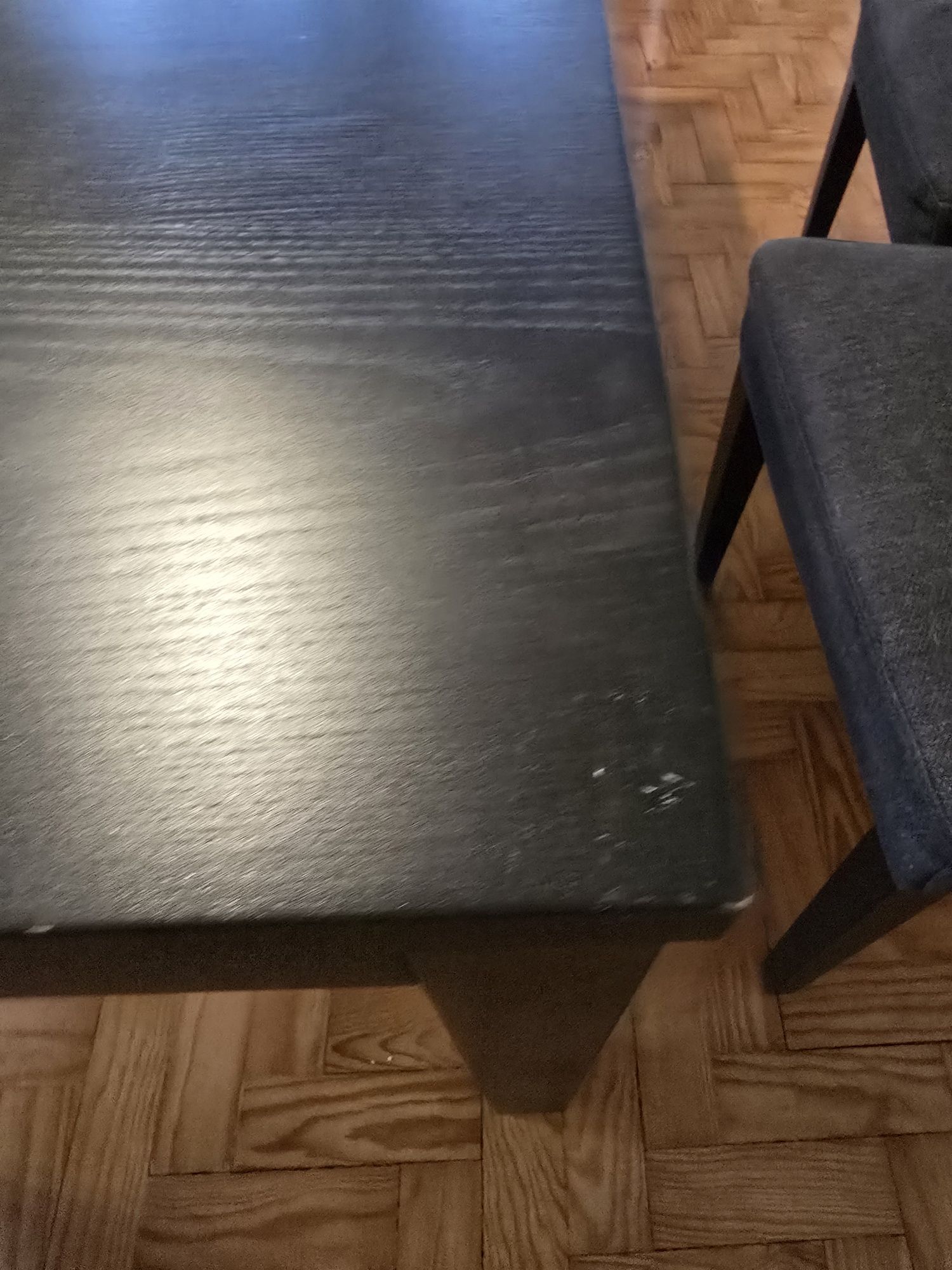 Mesa preta IKEA Bjursta