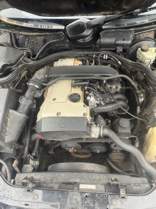 Mercedes-benz w210 e200 1996