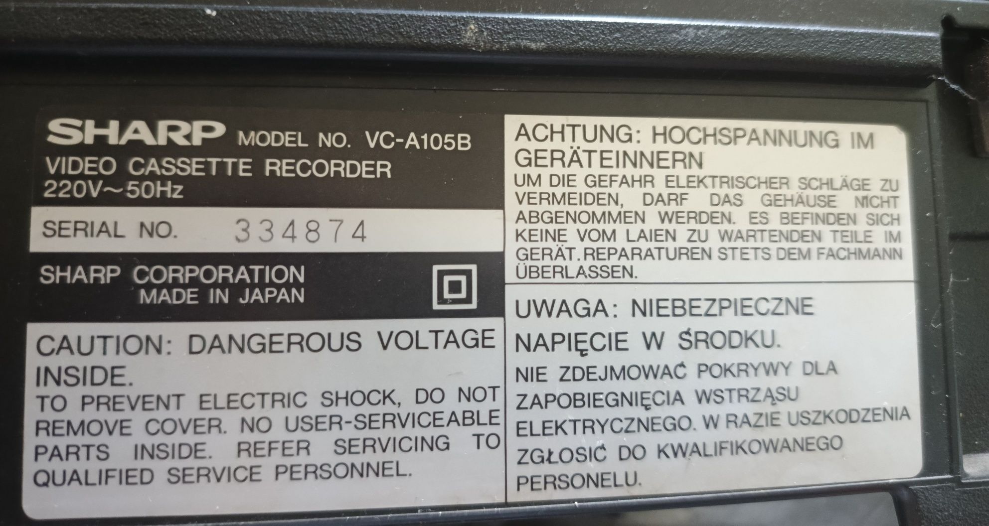 Sharp VC-A105B - magnetowid z lat 90