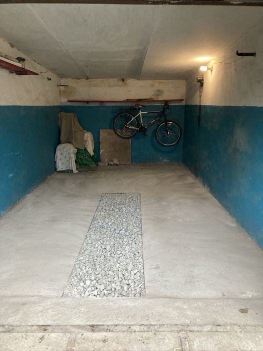 Гараж,  сухий смотрова яма ,